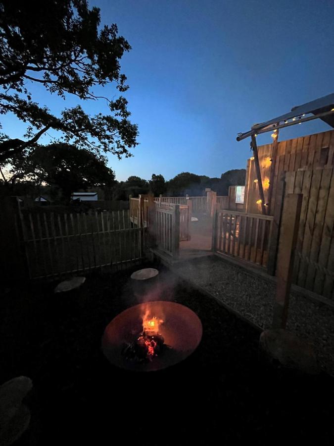 Aladdin Safari Tent Tenby Exterior foto